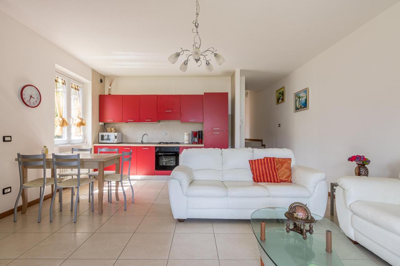 Apartment Maya - Tremezzina Тремеццо Екстер'єр фото